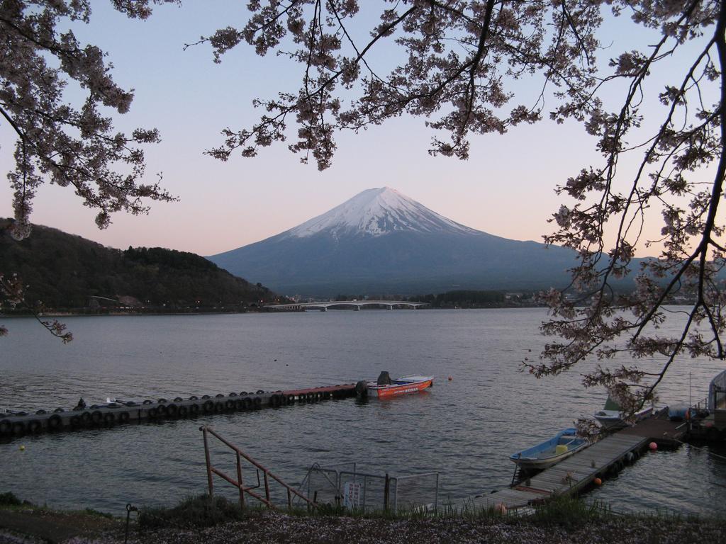 Shirataki Hotel Fujikawaguchiko Buitenkant foto